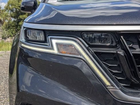 Certified 2024 Kia Carnival LX FWD image 11