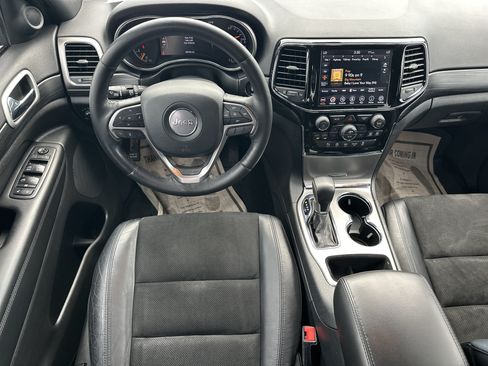 Used 2020 Jeep Grand Cherokee Altitude AWD/4WD image 24