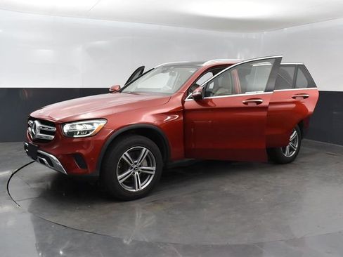 Used 2021 Mercedes-Benz GLC 300 w/ Premium Package image 19