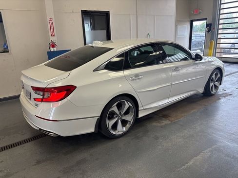 Used 2020 Honda Accord Touring image 9
