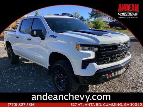 Used 2024 Chevrolet Silverado 1500 LT Trail Boss w/ Convenience Package II image 1