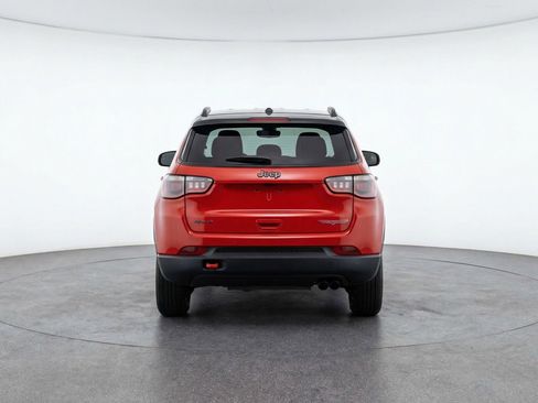 Used 2025 Jeep Compass Trailhawk AWD/4WD image 7