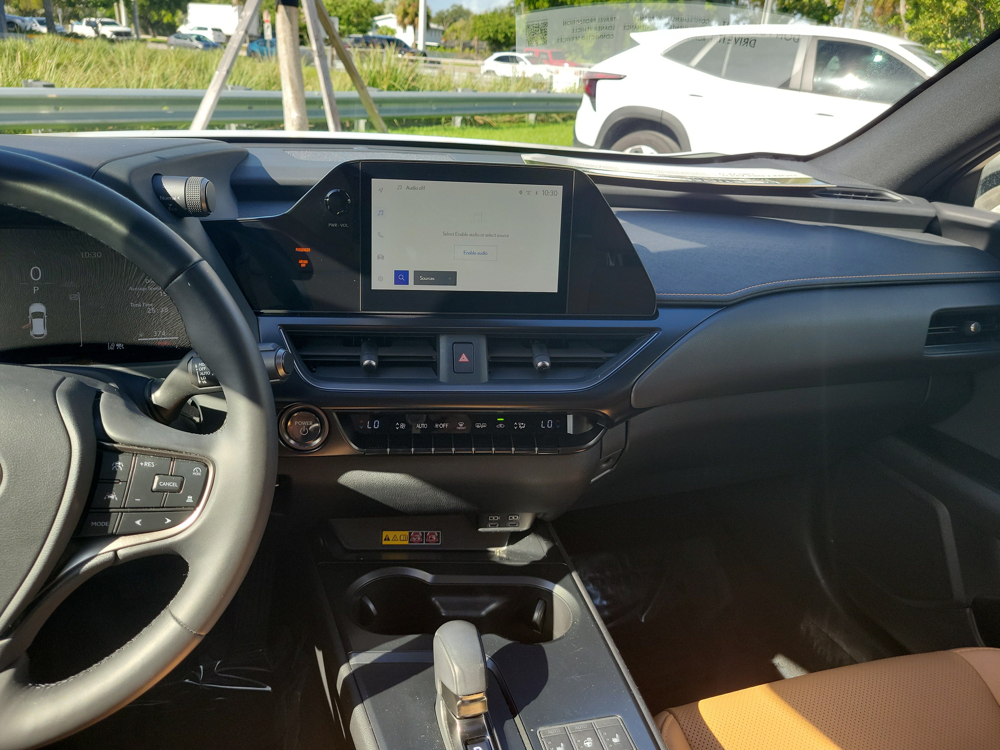Used 2025 Lexus UX 300h FWD w/ Accessory Package (Z1) image 17