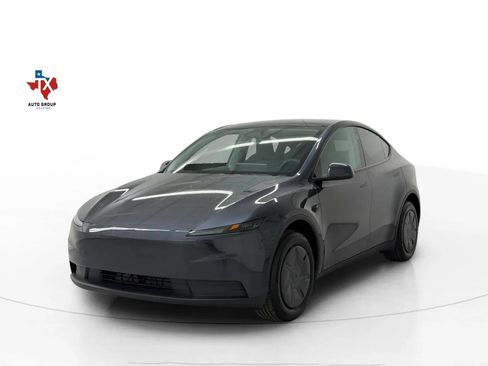 Used 2026 Tesla Model Y 2WD image 4