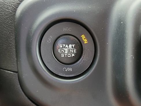 Used 2019 Jeep Wrangler Unlimited Sport S AWD/4WD image 9