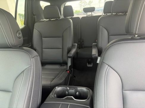 Used 2026 Chevrolet Traverse LT FWD image 15