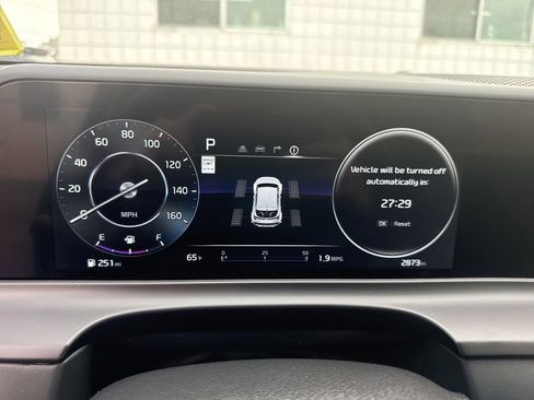 Certified 2024 Kia Seltos SX w/ SX Sunroof Package AWD/4WD image 32