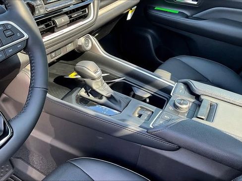 New 2025 Toyota Grand Highlander AWD image 7