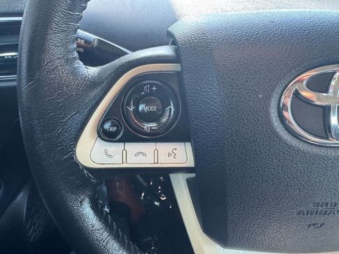 Used 2018 Toyota Prius Three image 18