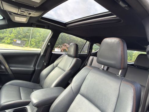 Used 2016 Toyota RAV4 SE FWD image 15