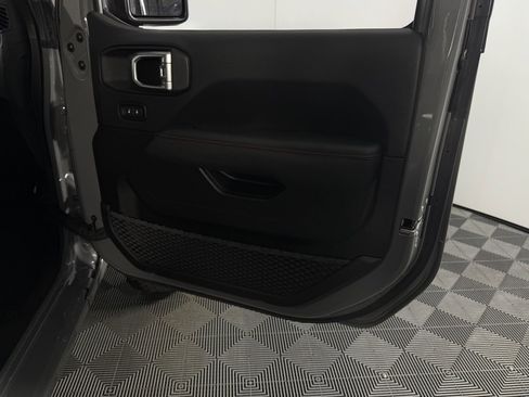 Used 2023 Jeep Wrangler Unlimited Rubicon 4xe image 38