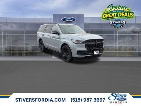 New 2025 Lincoln Navigator Reserve w/ Jet Appearance Package AWD/4WD image 1