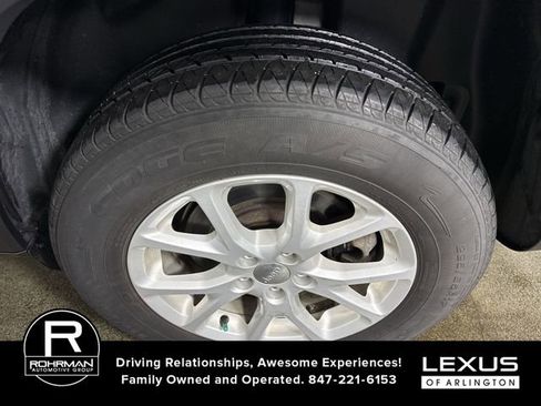 Used 2016 Jeep Cherokee Latitude w/ Cold Weather Group AWD/4WD image 6