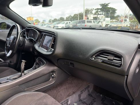 Used 2017 Dodge Challenger R/T Scat Pack w/ Leather Interior Group image 26