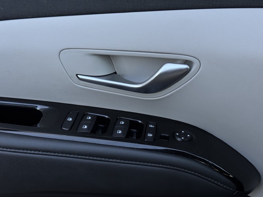 Used 2022 Hyundai Tucson Limited FWD image 21