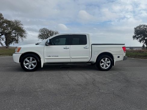 Used 2011 Nissan Titan SL w/ SL Technology Pkg image 2