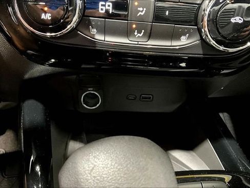 Certified 2024 Chevrolet Trax ACTIV w/ Sunroof Package FWD image 18