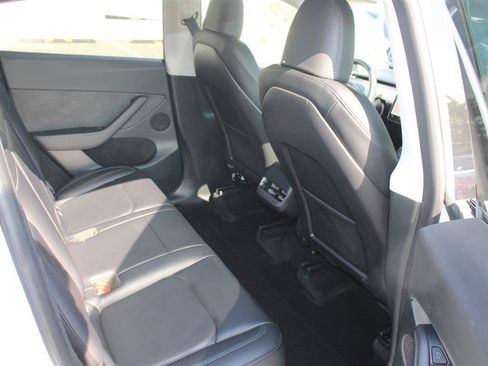 Used 2023 Tesla Model Y Long Range AWD/4WD image 12