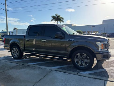 Used 2018 Ford F150 XLT w/ Equipment Group 301A Mid RWD image 4