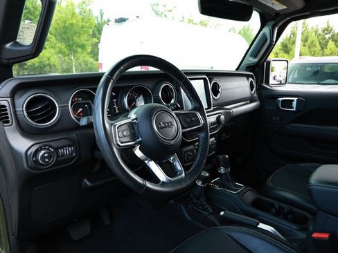 Used 2022 Jeep Gladiator Overland w/ Popular Equipment Package AWD/4WD image 23