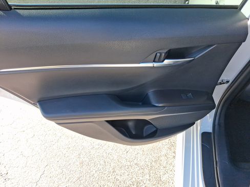 Used 2024 Toyota Camry SE w/ Cold Weather Package image 14