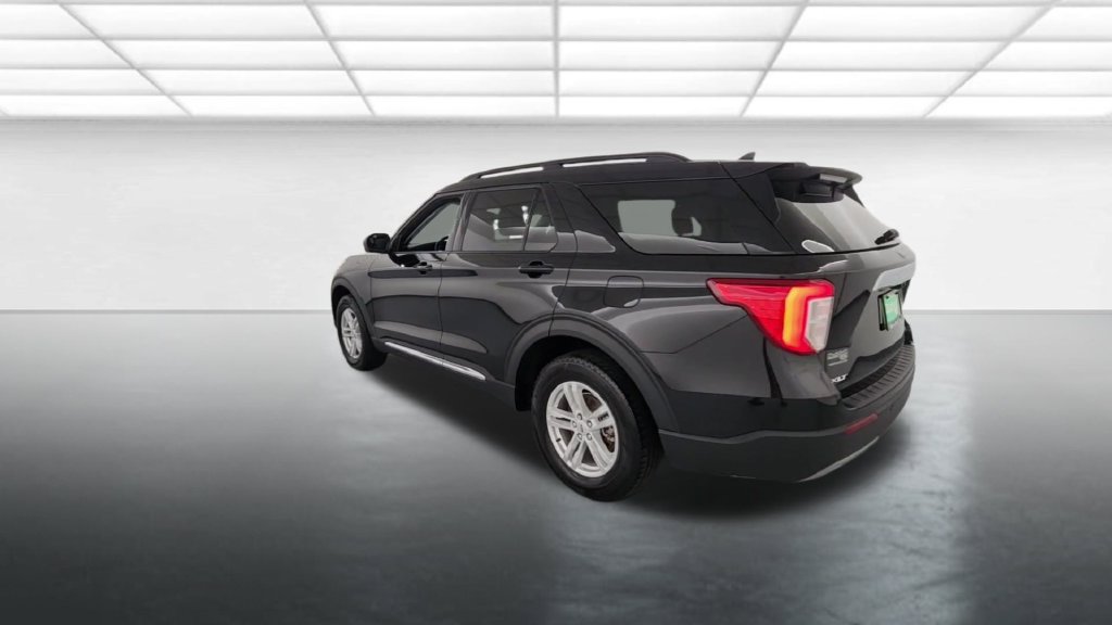 Used 2024 Ford Explorer XLT w/ Equipment Group 202A AWD/4WD image 7