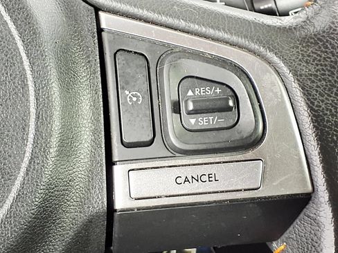 Used 2016 Subaru Crosstrek 2.0i Premium AWD/4WD image 17