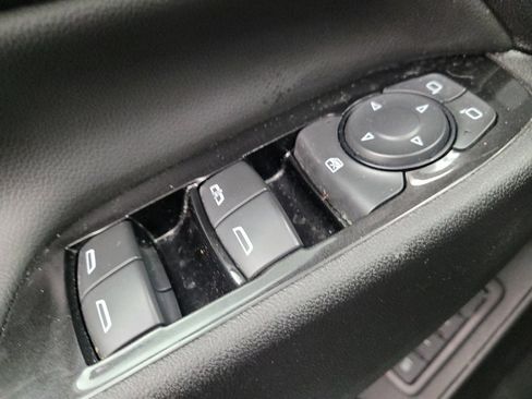 Used 2022 Chevrolet Equinox Premier FWD image 27