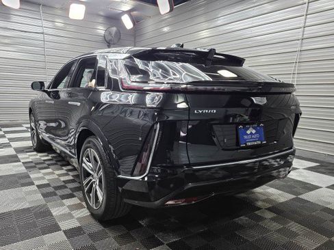 Used 2024 Cadillac Lyriq Luxury RWD image 8