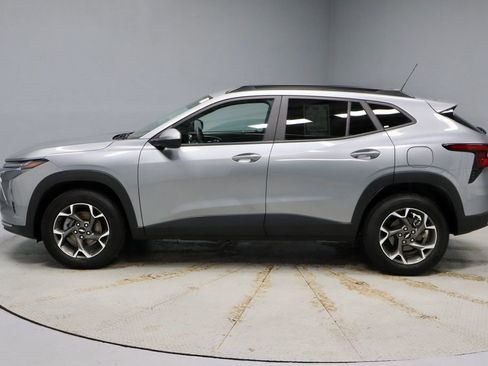 Used 2024 Chevrolet Trax LT image 8