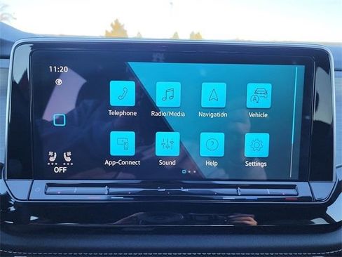 Certified 2024 Volkswagen Atlas Cross Sport SE w/ Panoramic Sunroof Package image 19