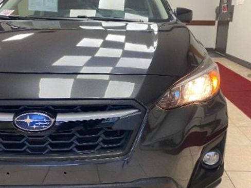 Used 2019 Subaru Crosstrek 2.0i Premium w/ Moonroof Package image 9