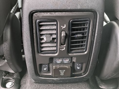 Used 2025 Dodge Durango GT AWD/4WD image 34