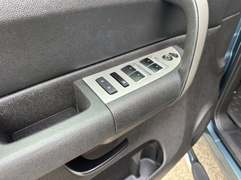 Used 2007 Chevrolet Silverado 2500 LT w/ 2LT Audio Package image 12