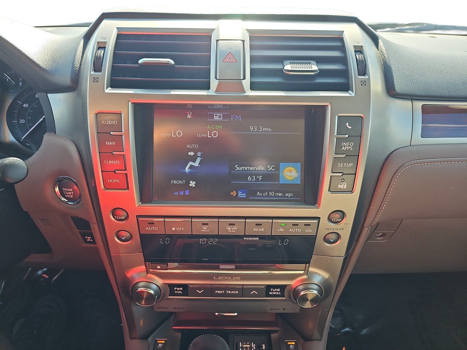 Used 2015 Lexus GX 460 w/ Premium Package AWD/4WD image 17