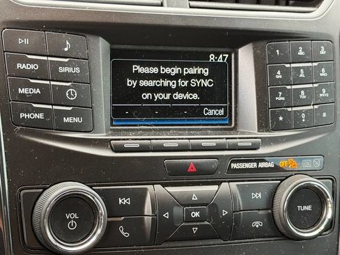 Used 2018 Ford Explorer XLT FWD image 21