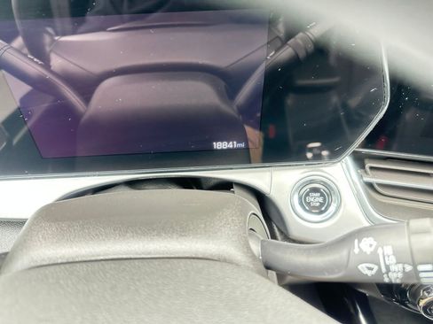 Used 2025 Chevrolet Trax LT image 40