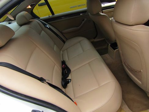 Used 2001 BMW 325i Sedan RWD image 6