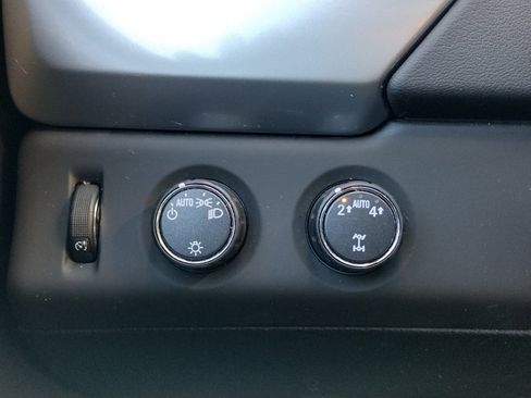 Used 2018 Chevrolet Tahoe LT image 26