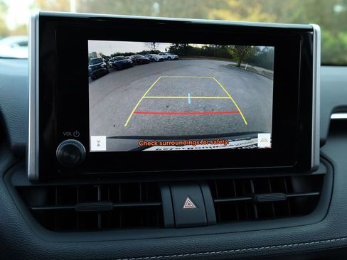 Used 2024 Toyota RAV4 XLE image 31