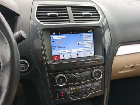 Used 2017 Ford Explorer XLT w/ Equipment Group 202A image 35