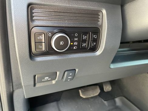 Certified 2025 Ford F450 Platinum w/ FX4 Off-Road Package AWD/4WD image 28