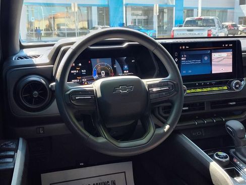 Used 2025 Chevrolet Colorado Trail Boss w/ Midnight Edition image 9