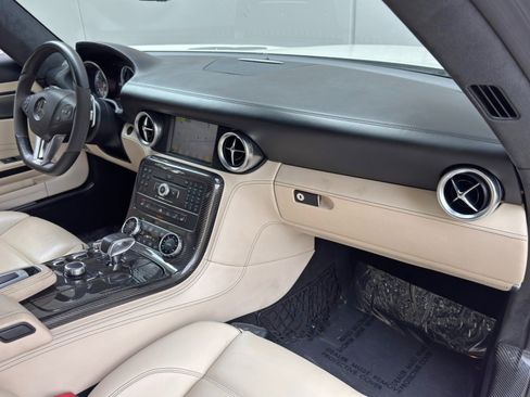 Used 2012 Mercedes-Benz SLS AMG Roadster image 16