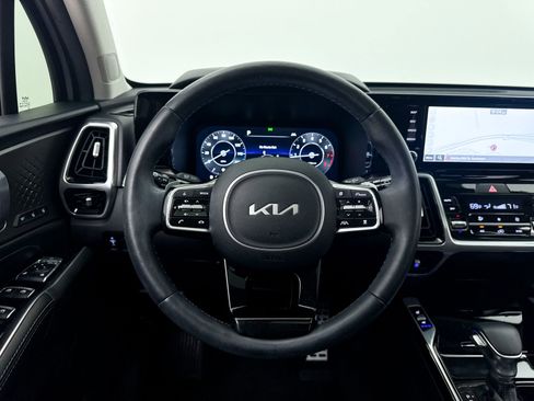 Used 2023 Kia Sorento SX AWD/4WD image 4