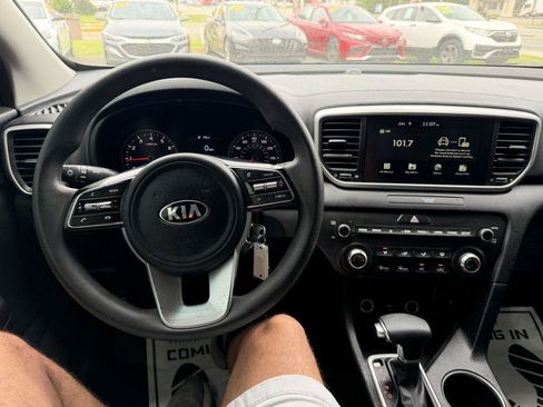 Used 2022 Kia Sportage LX FWD image 16