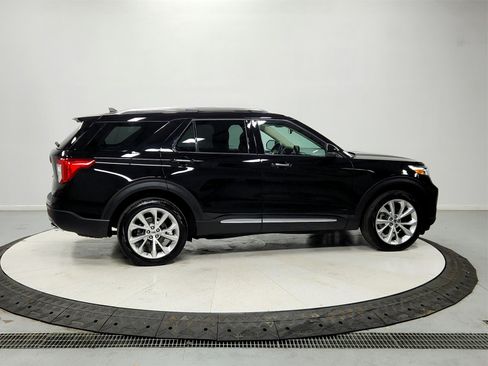 Used 2023 Ford Explorer Platinum w/ Technology Package image 8