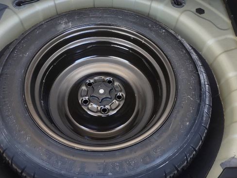 Used 2018 Nissan Rogue SV image 35