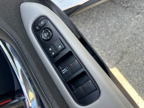 Used 2022 Honda HR-V LX image 25