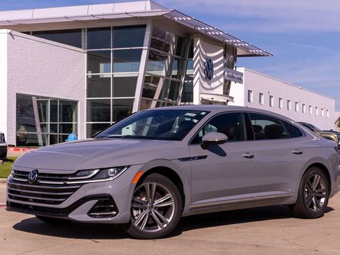 New 2025 Volkswagen Taos SEL image 36